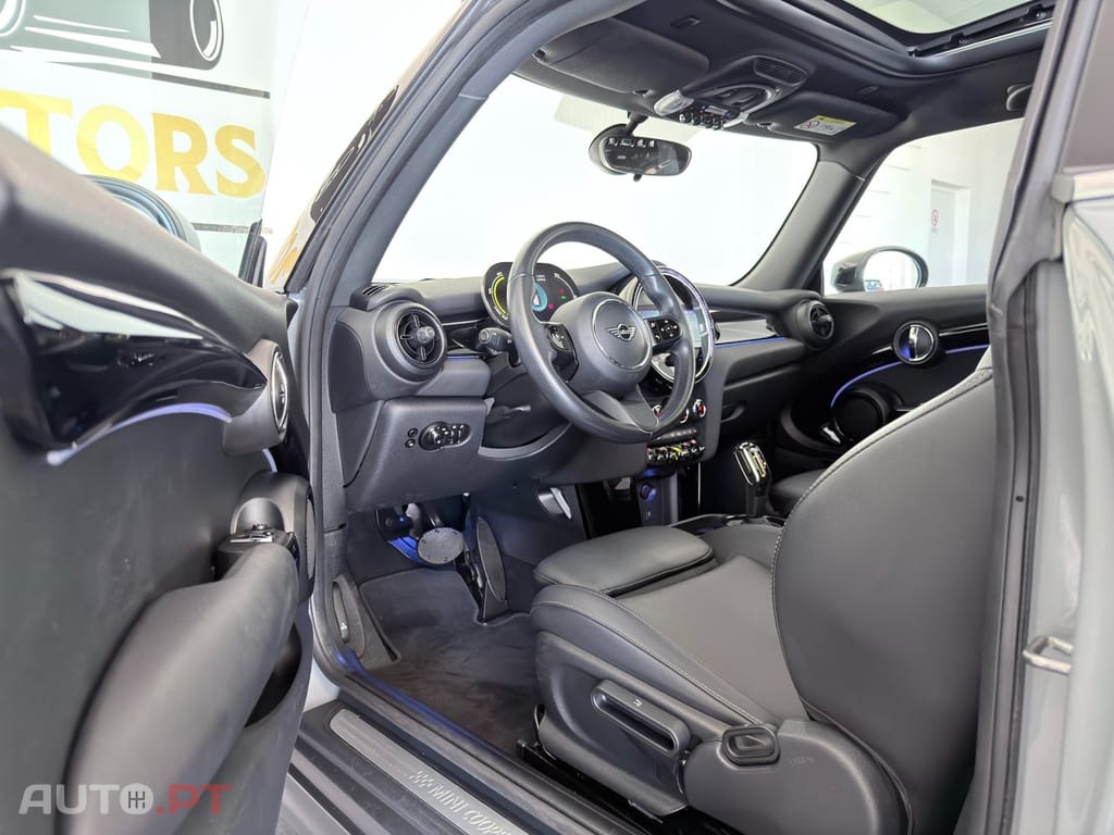MINI Cooper Cooper SE Premium Classic