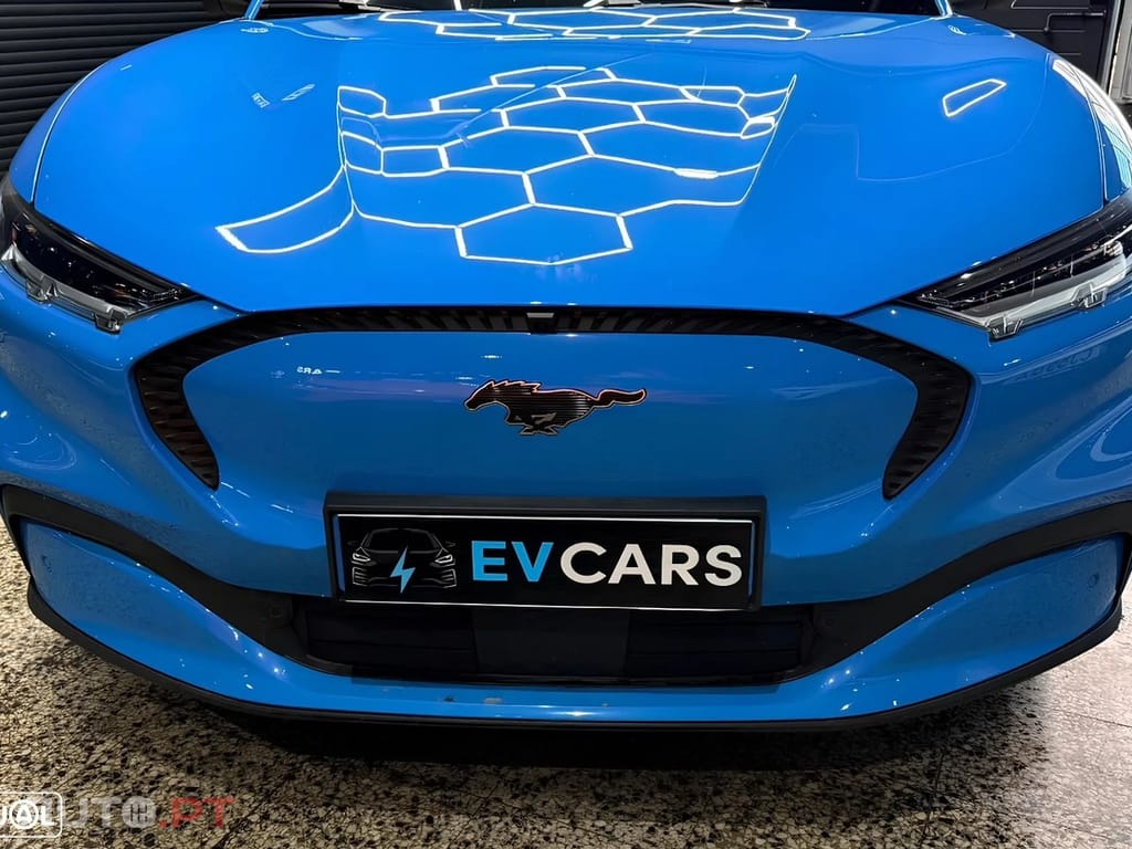 Ford Mustang Mach-E 75.7 kWh Base
