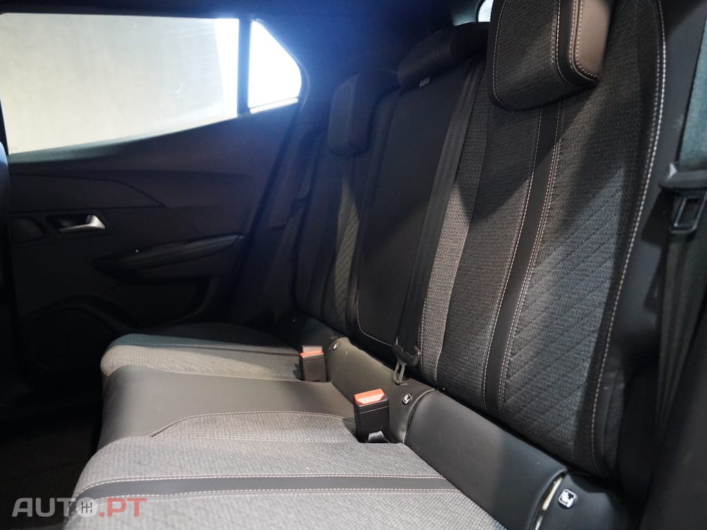 Peugeot 2008 1.2 PureTech Allure