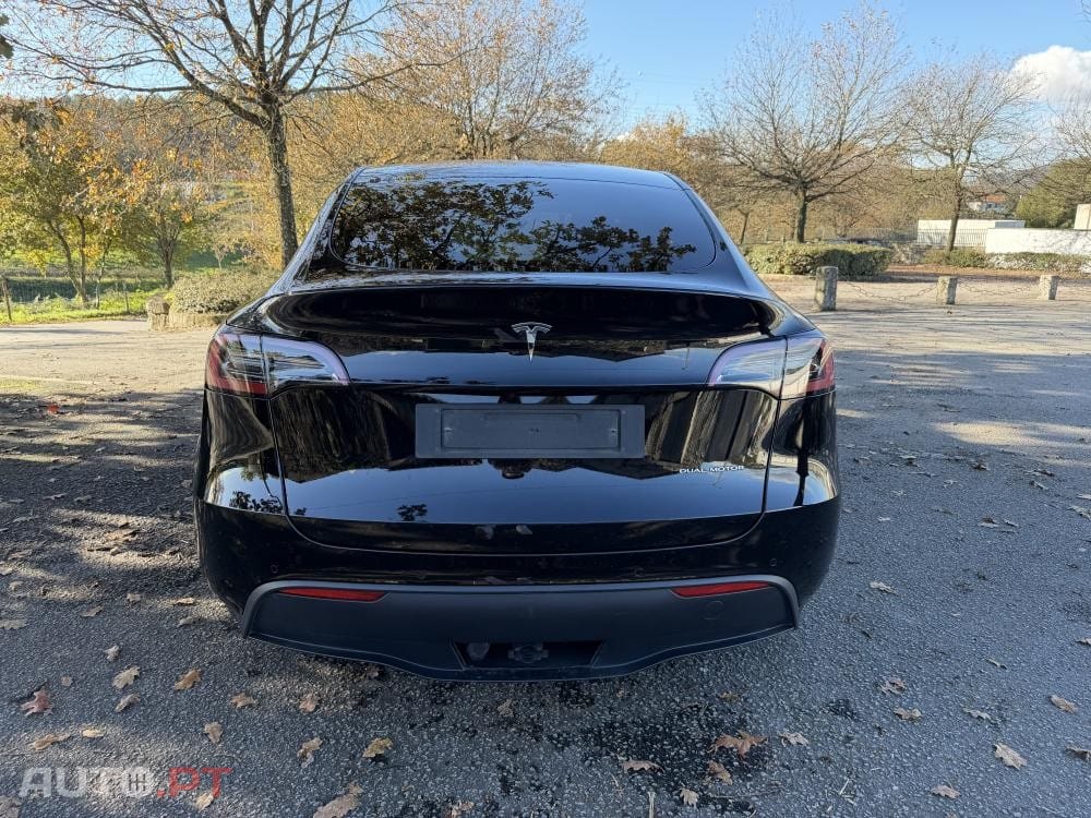 Tesla Model Y Long Range Dual Motor AWD