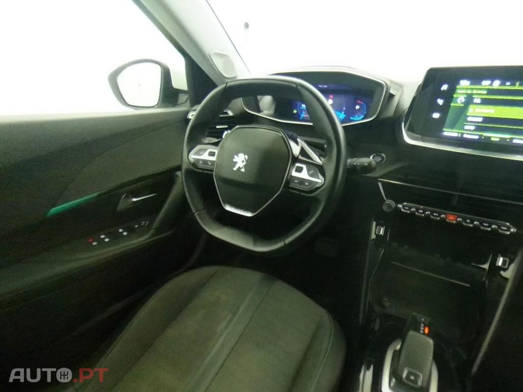 Peugeot 2008 1.2 PureTech Allure EAT8