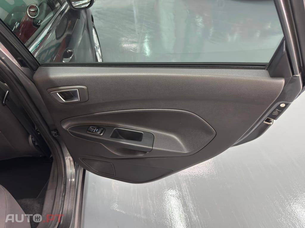 Ford Fiesta 1.0 T EcoBoost Titanium PowerShift