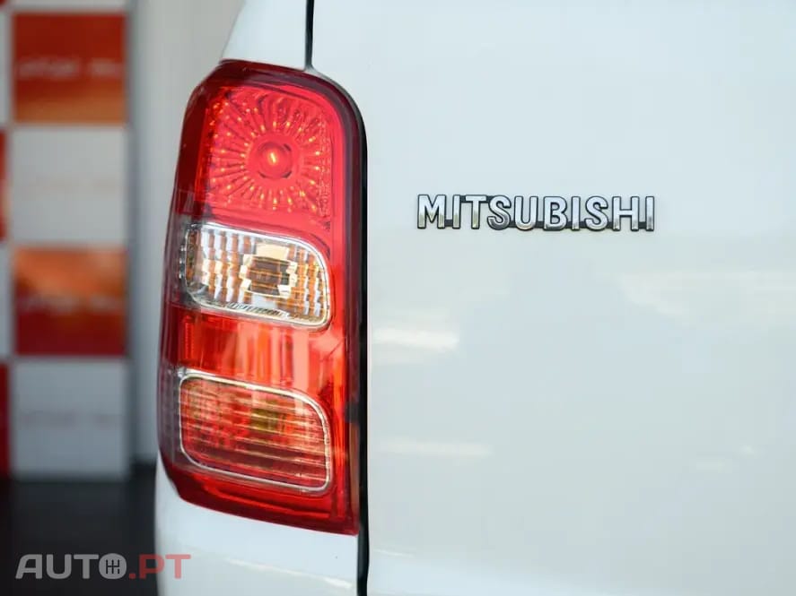 Mitsubishi L200 2.4 DI-D CD Invite Space Cab 3L 4WD