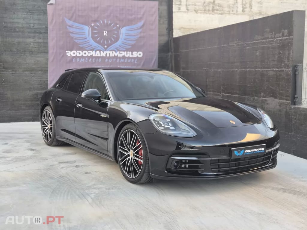 Porsche Panamera 4 E-Hybrid