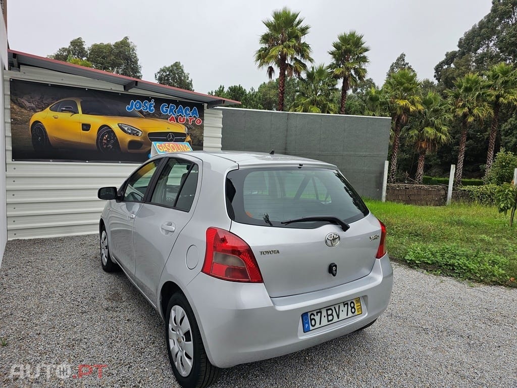 Toyota Yaris 1.0 VVT-i AC Manual