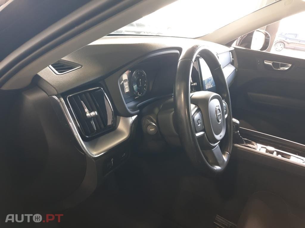 Volvo XC60 2.0 D4 Momentum Plus Geartronic