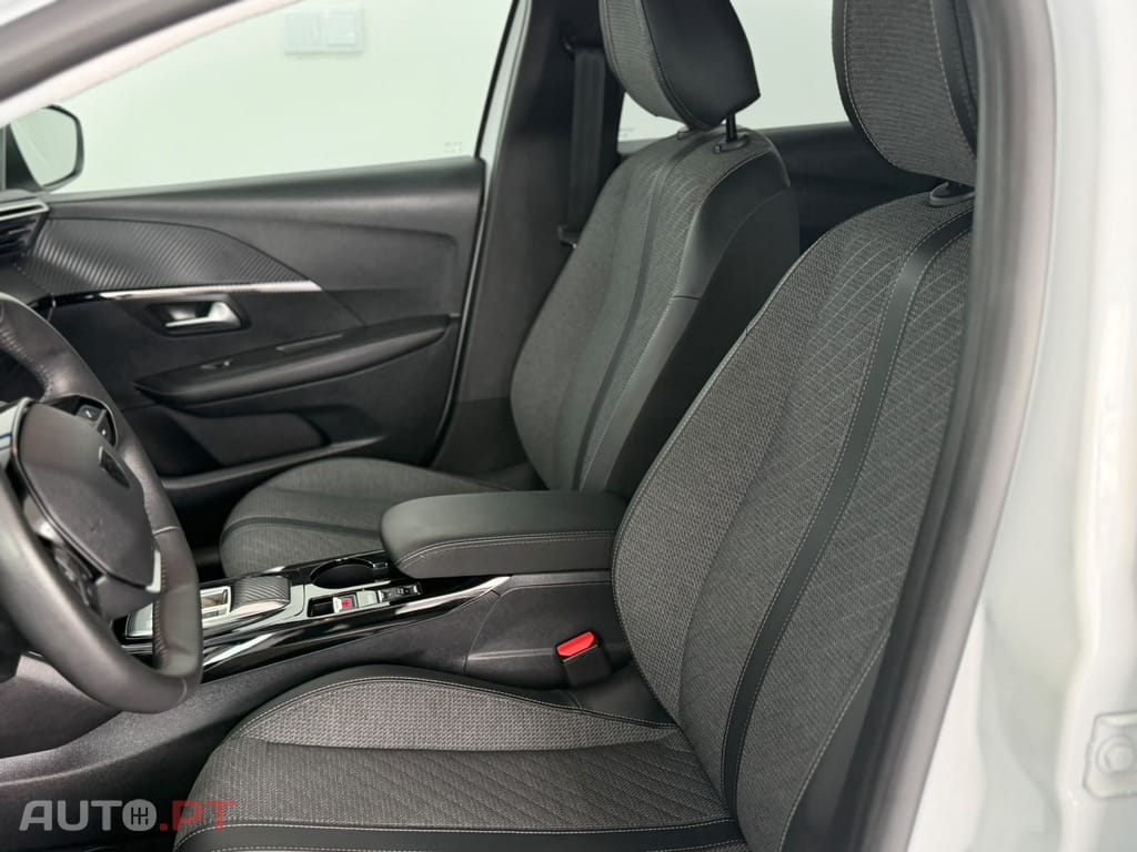 Peugeot 208 1.2 PureTech Allure EAT8