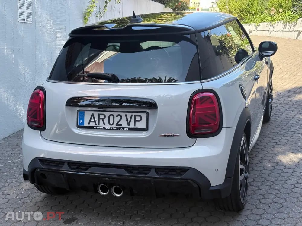 MINI Cooper John Cooper Works Auto Desportiva