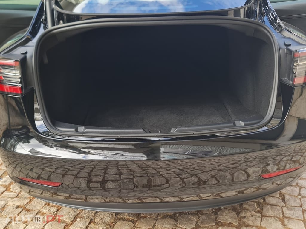 Tesla Model 3 Long Range RWD