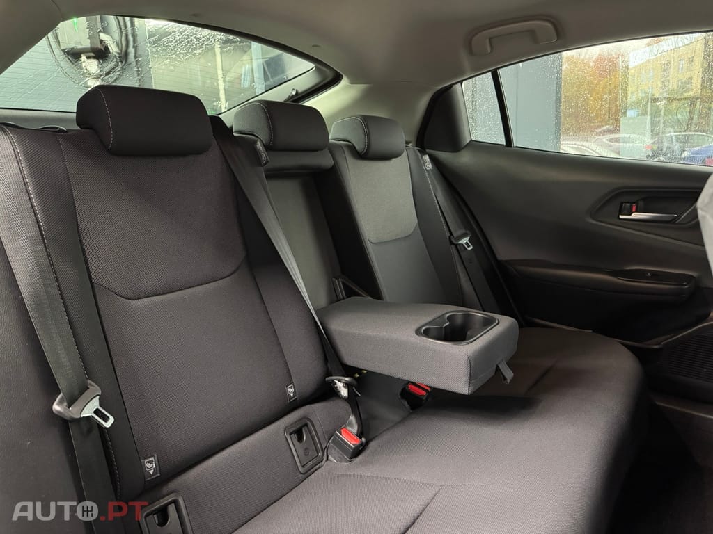 Toyota Prius 2.0 Plug-in Luxury