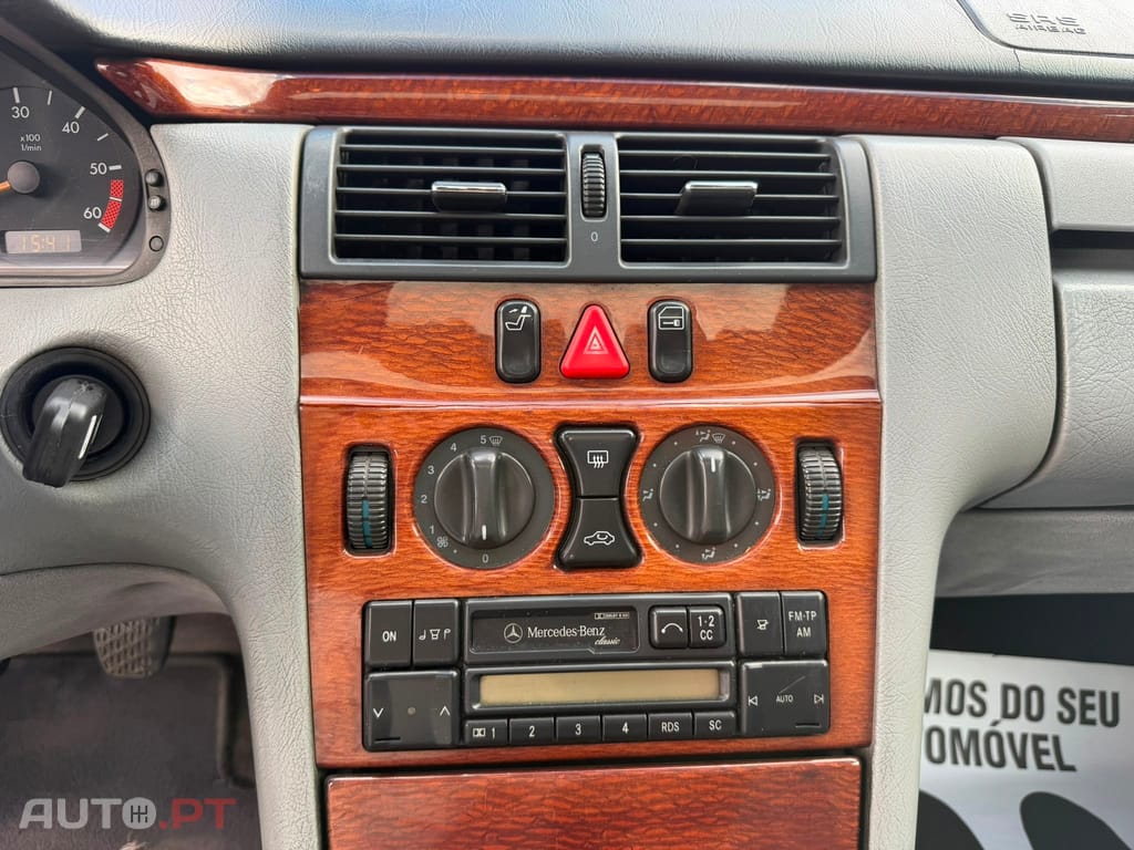 Mercedes-Benz E 220 D Classic