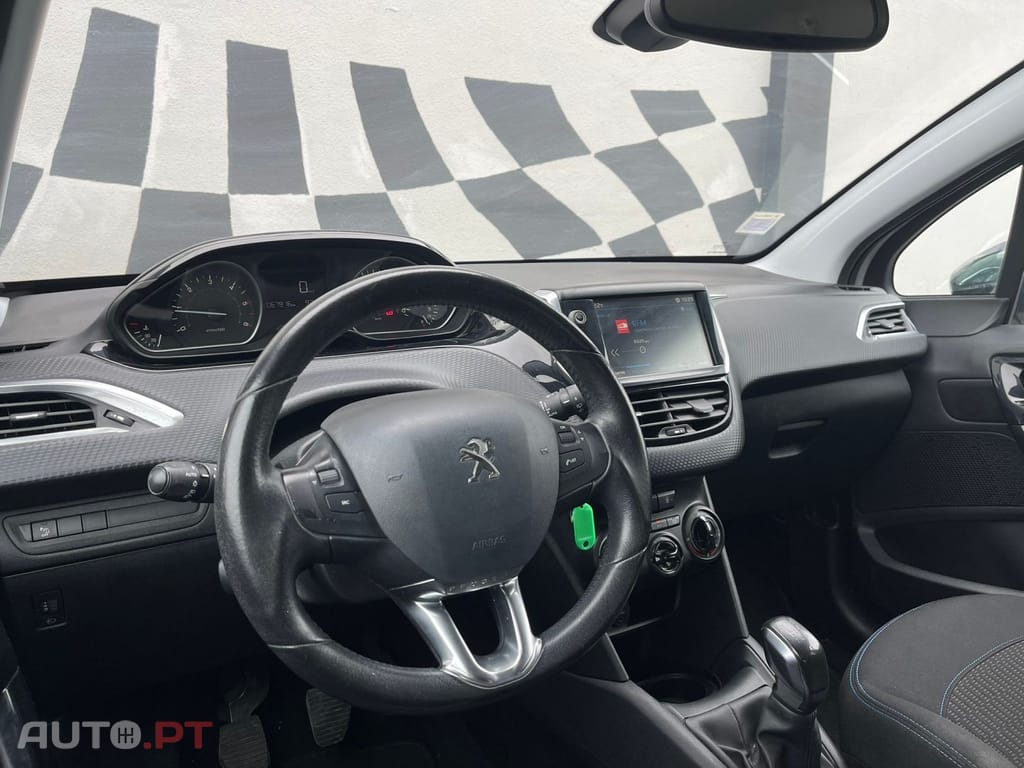 Peugeot 208 1.6 BlueHDi Style