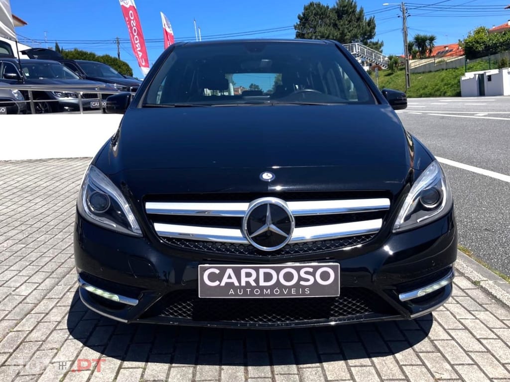 Mercedes-Benz B 180 7G-DCT Edition