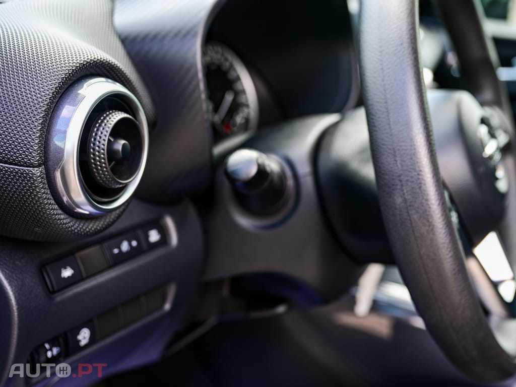 Nissan Juke 1.0 DIG-T N-Connecta