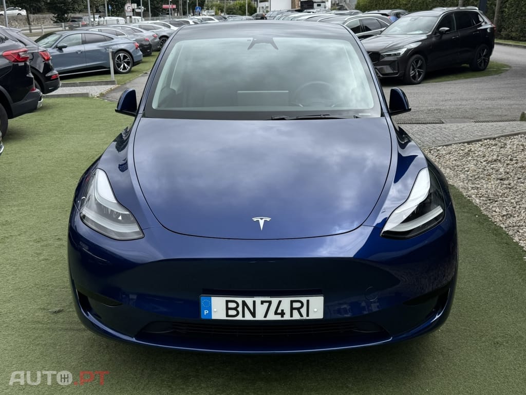 Tesla Model Y Long-Range RWD