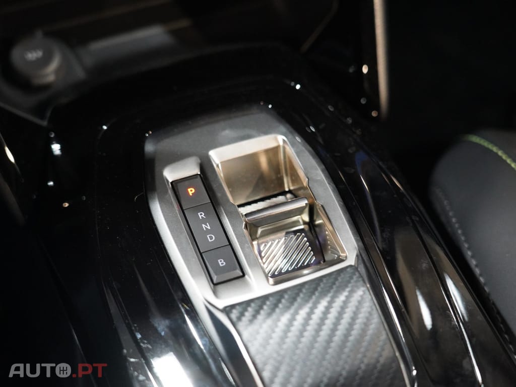 Peugeot E-2008 54 kWh GT