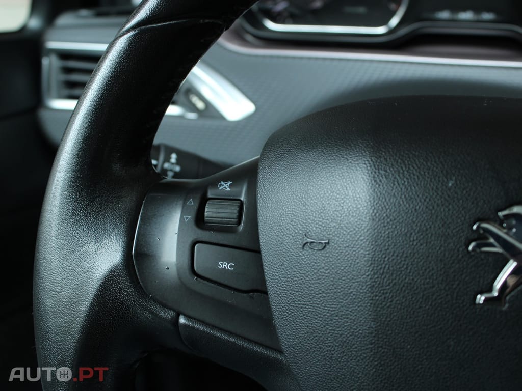 Peugeot 2008 1.2 PureTech Allure