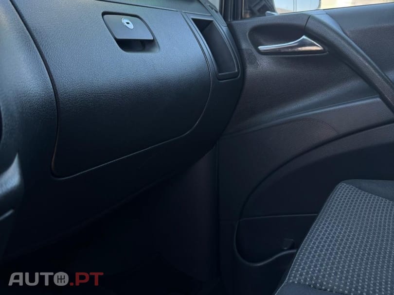 Mercedes-Benz Vito Extra-Longa SHUTTLE