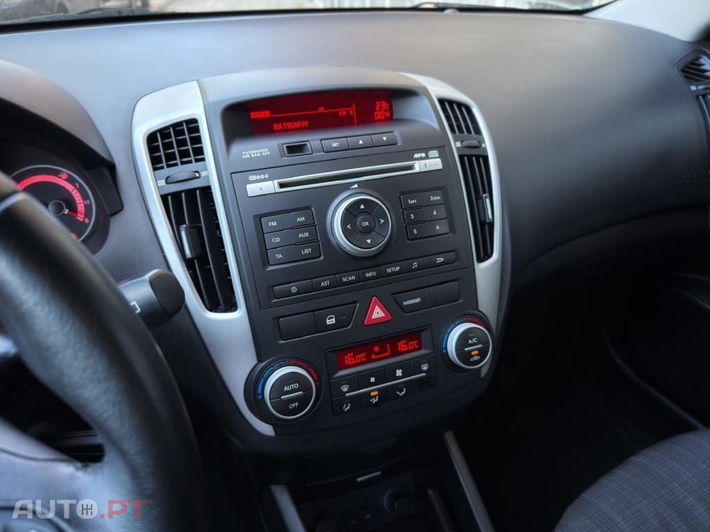 Kia Ceed S Coupé 1.4 CVVT EX ISG