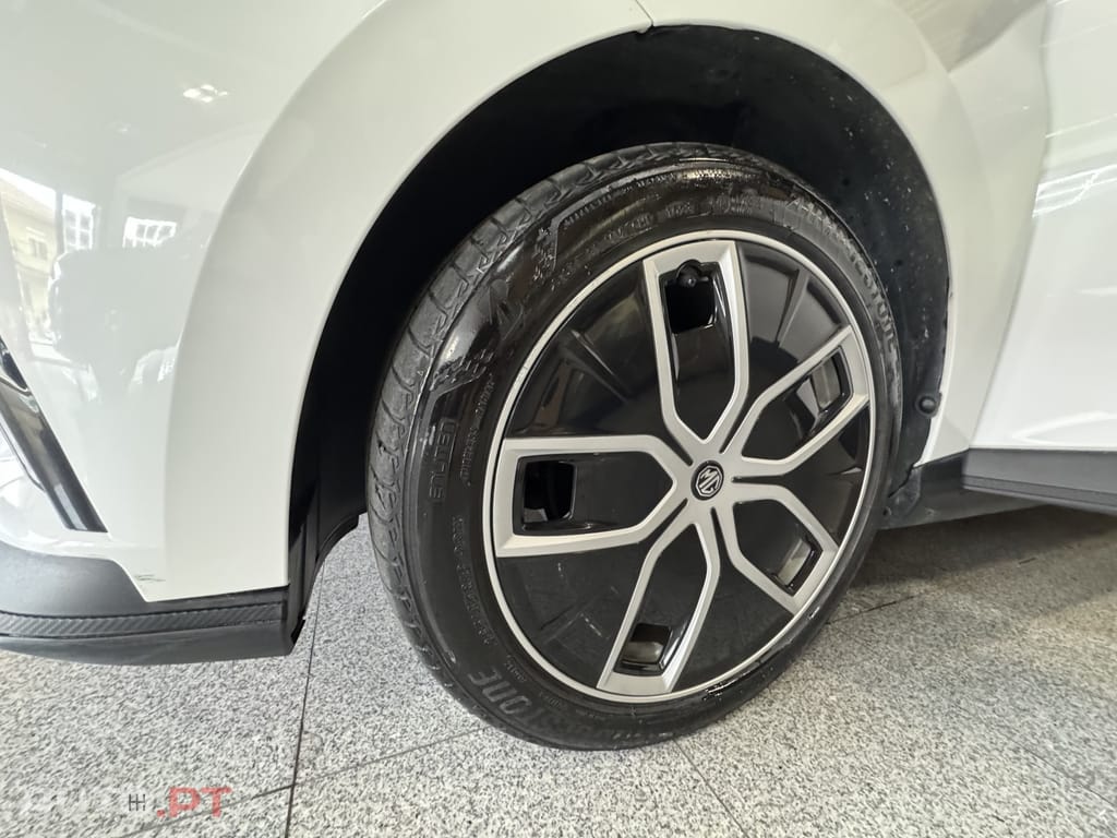 MG MG4 64 kWh Luxury