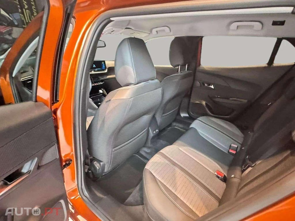 Peugeot E-2008 Allure 