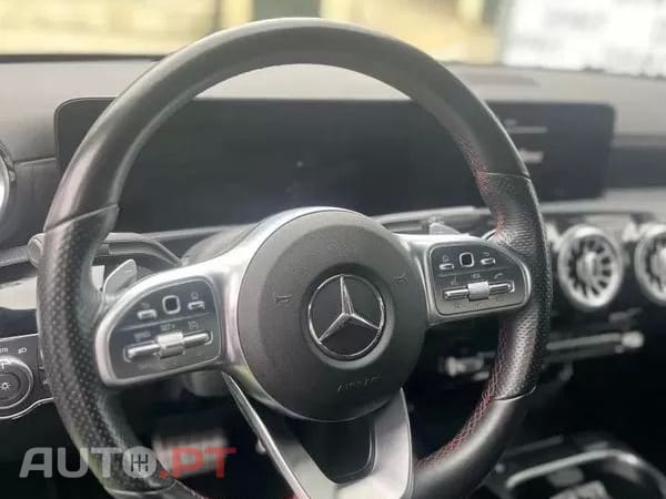 Mercedes-Benz A 200 d AMG Line Aut. — fotografia 13