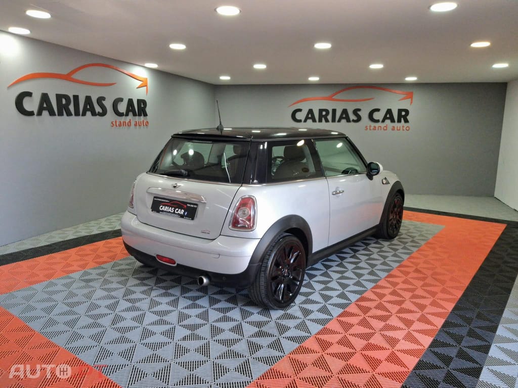 MINI Cooper D Edição Camden 50 anos