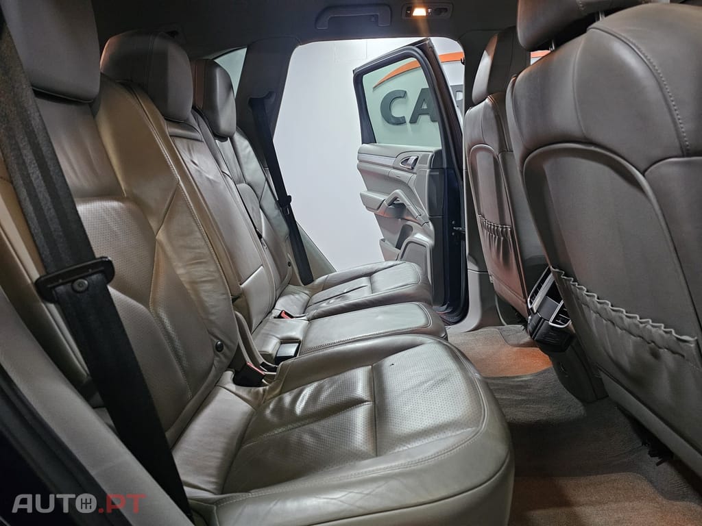 Porsche Cayenne Tiptronic