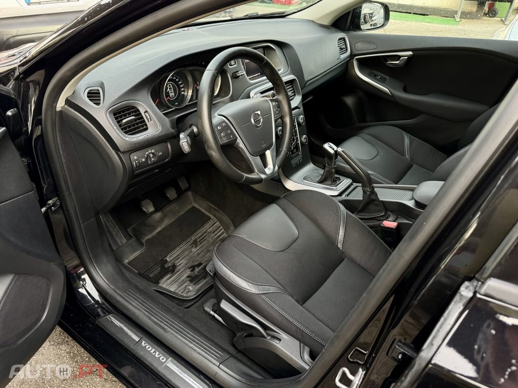 Volvo V40 2.0 D3 Momentum