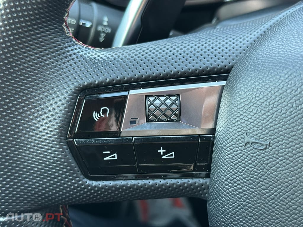 DS DS7 Crossback E-Tense Performance Line EAT8