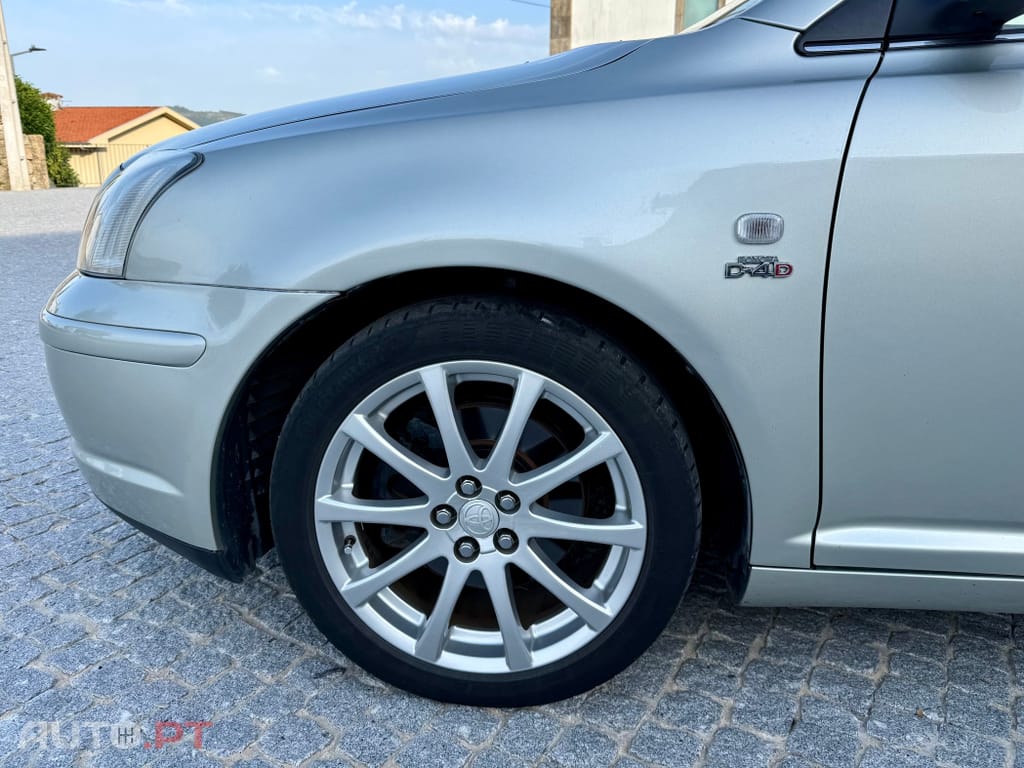 Toyota Avensis 2.0 D4D Sol