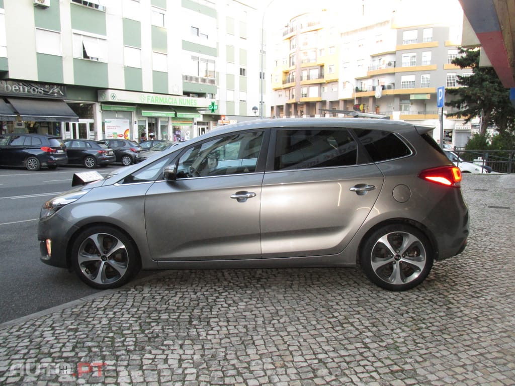 Kia Carens 1.7 CRDi ISG TX
