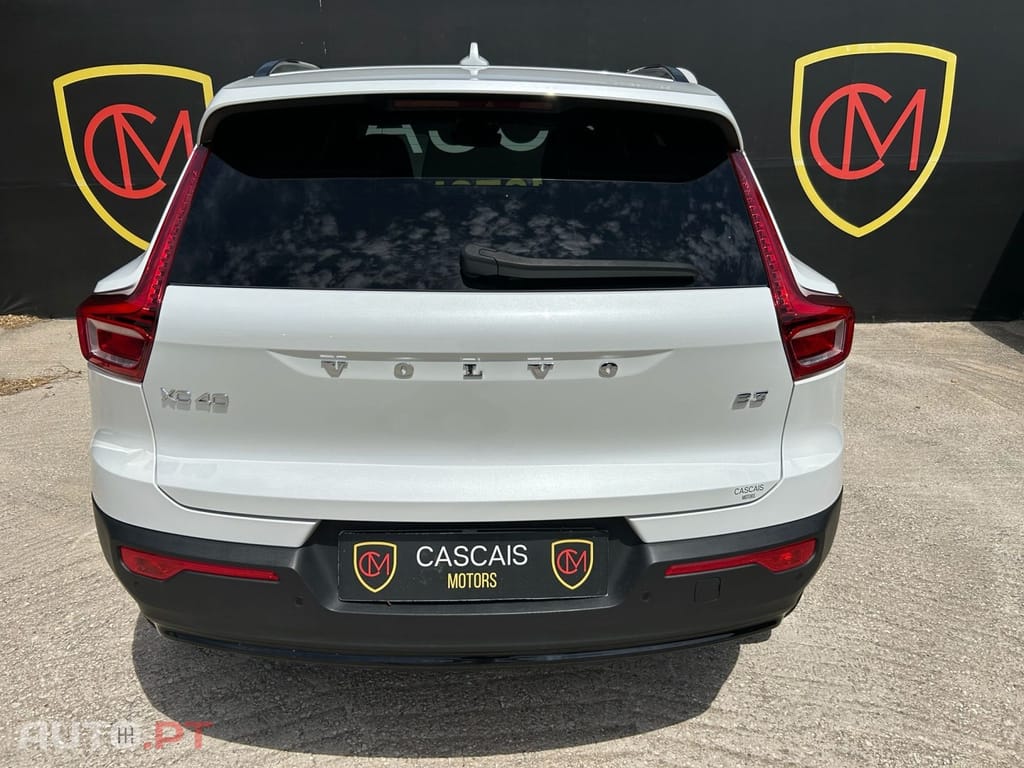 Volvo XC40 2.0 B3 Plus Dark