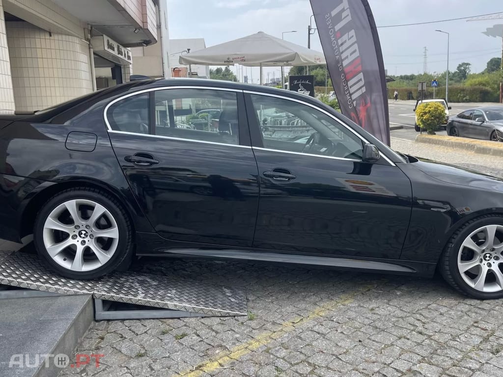 BMW 530 DA SPORT LOOK M (NACIONAL)