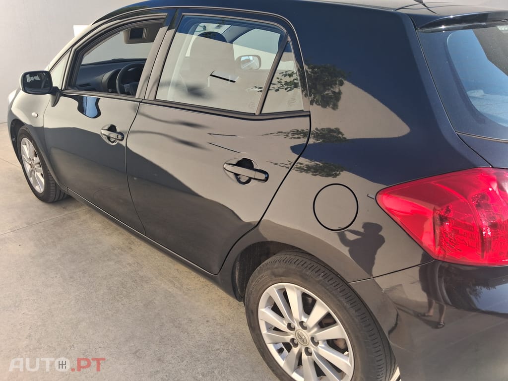 Toyota Auris 1400 VVTI 16 Valve
