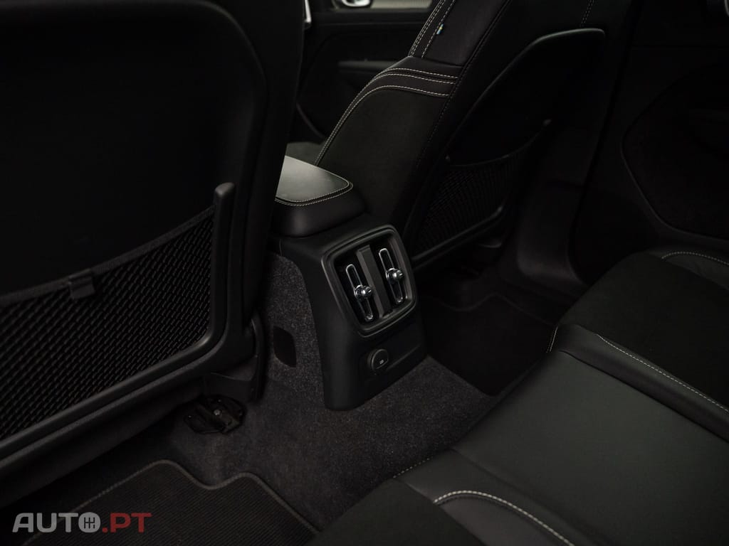 Volvo XC40 1.5 T5 PHEV R-Design Expression