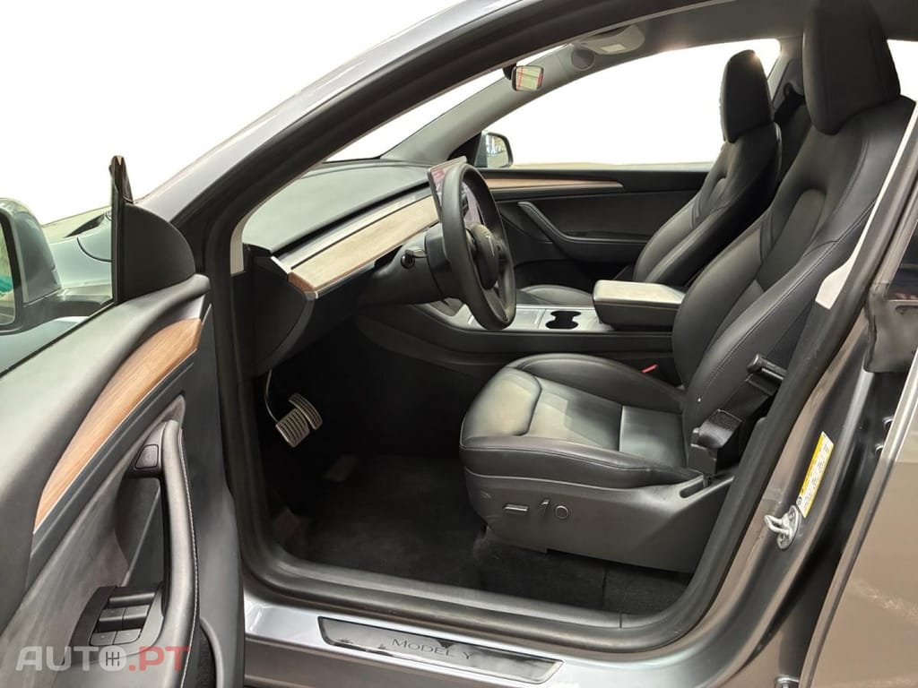 Tesla Model Y Performance Dual Motor AWD