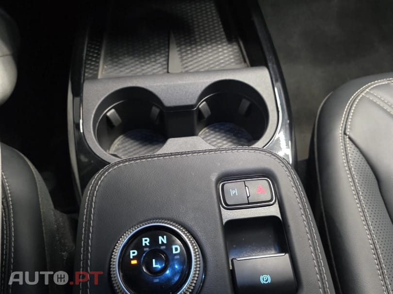 Ford Mustang Mach-E 75.7 kWh Base