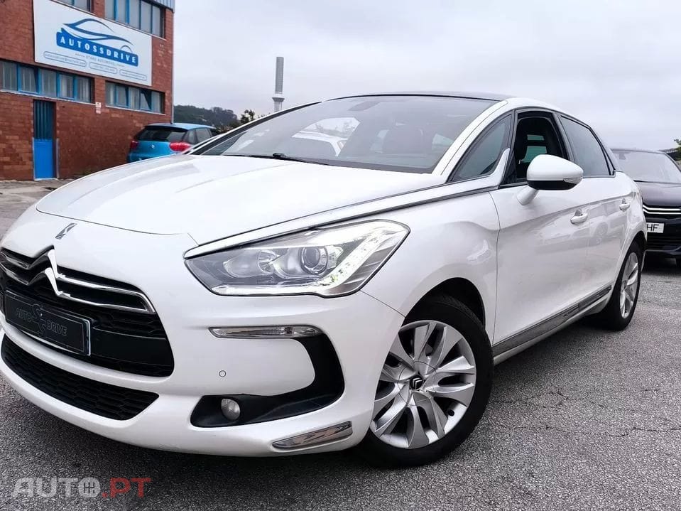 Citroen DS5 1.6 e-HDi Air. So Chic CMP6 112g