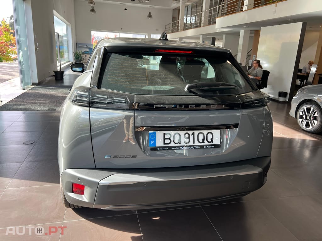 Peugeot E-2008 54 kWh Active