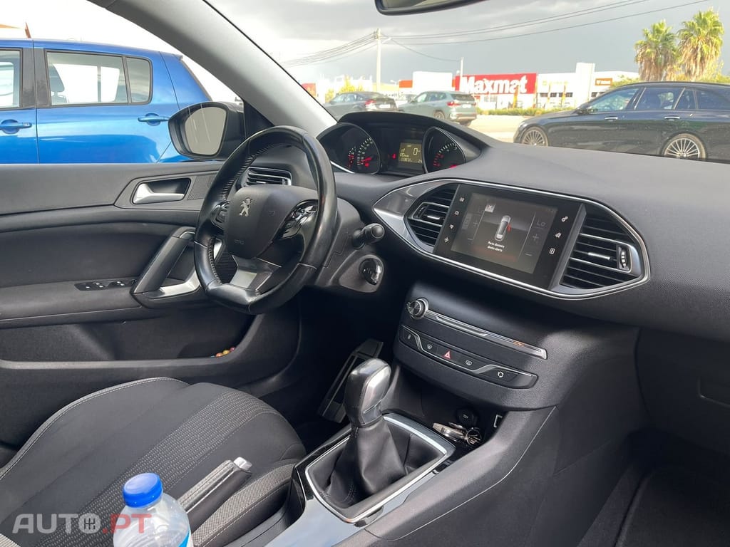 Peugeot 308 1.6 BlueHDi Style J17
