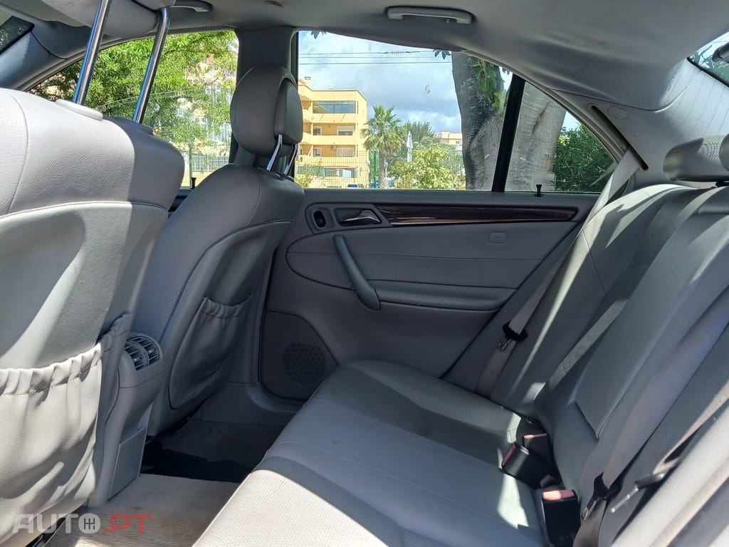 Mercedes-Benz C 320 V6