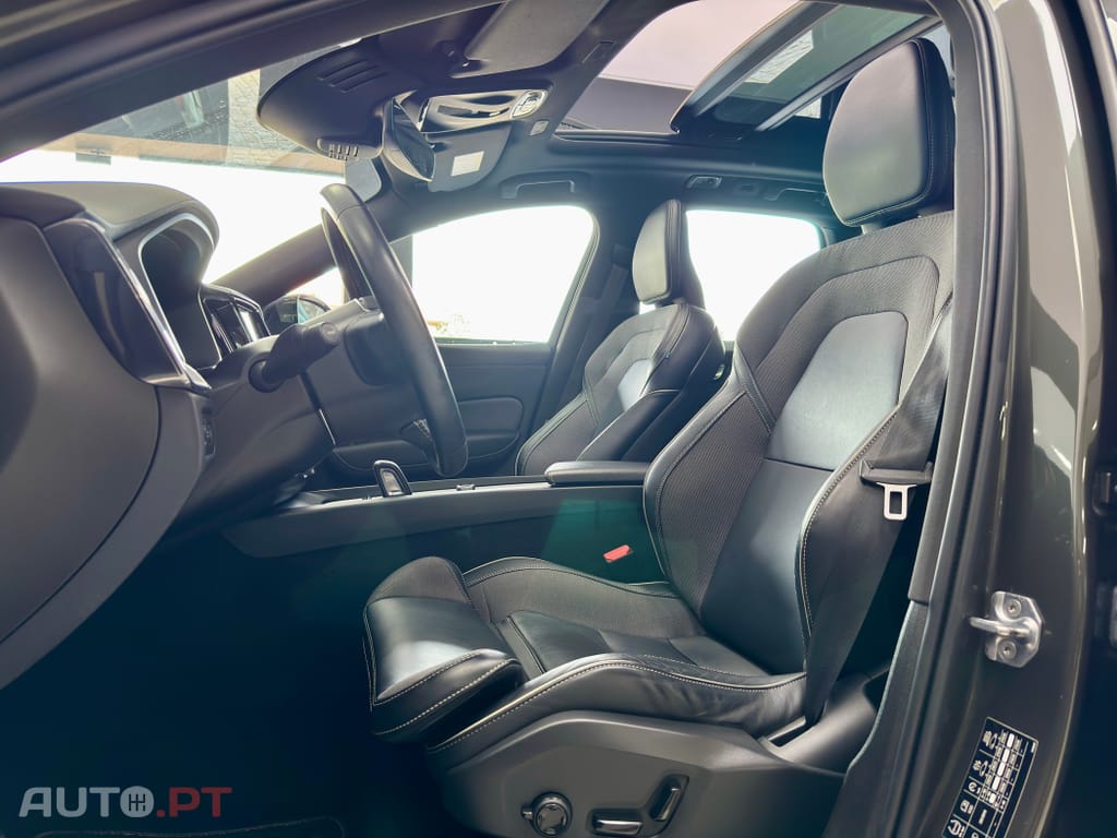 Volvo XC60 2.0 T8 PHEV R-Design AWD