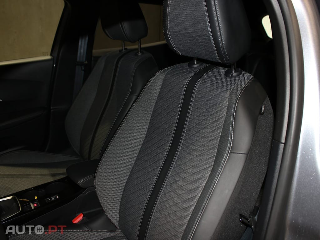 Peugeot 2008 1.2 PureTech Allure