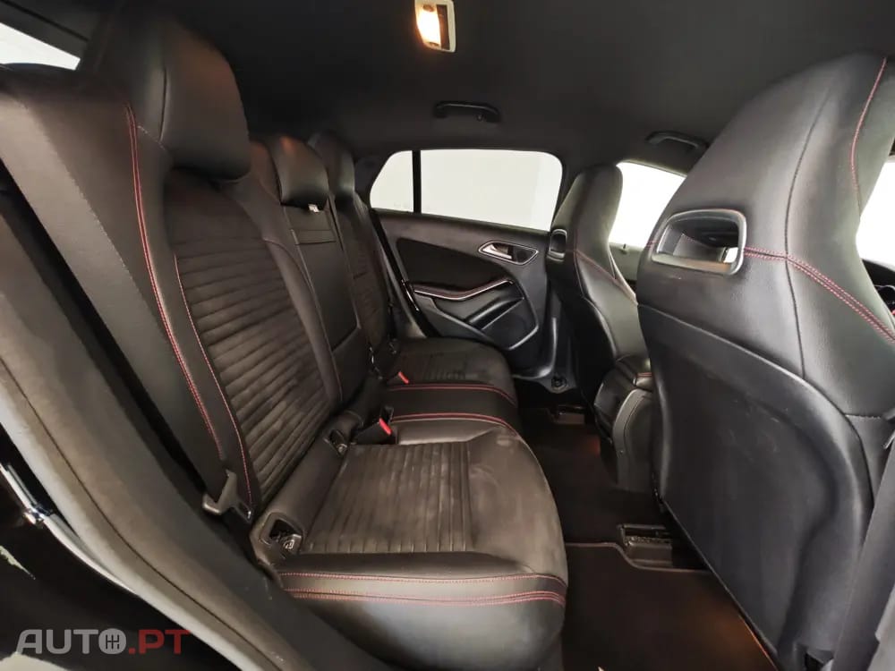 Mercedes-Benz CLA 180 7G-DCT AMG Line