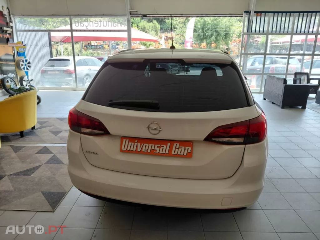 Opel Astra Sports Tourer 1.2 Turbo Business Edition