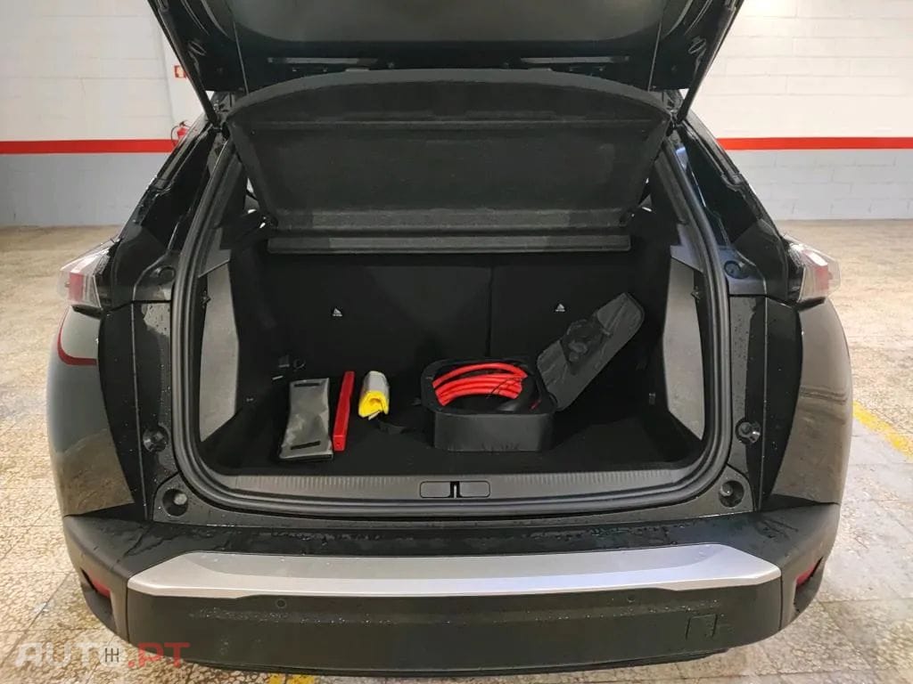 Peugeot E-2008 50 kWh Active Pack