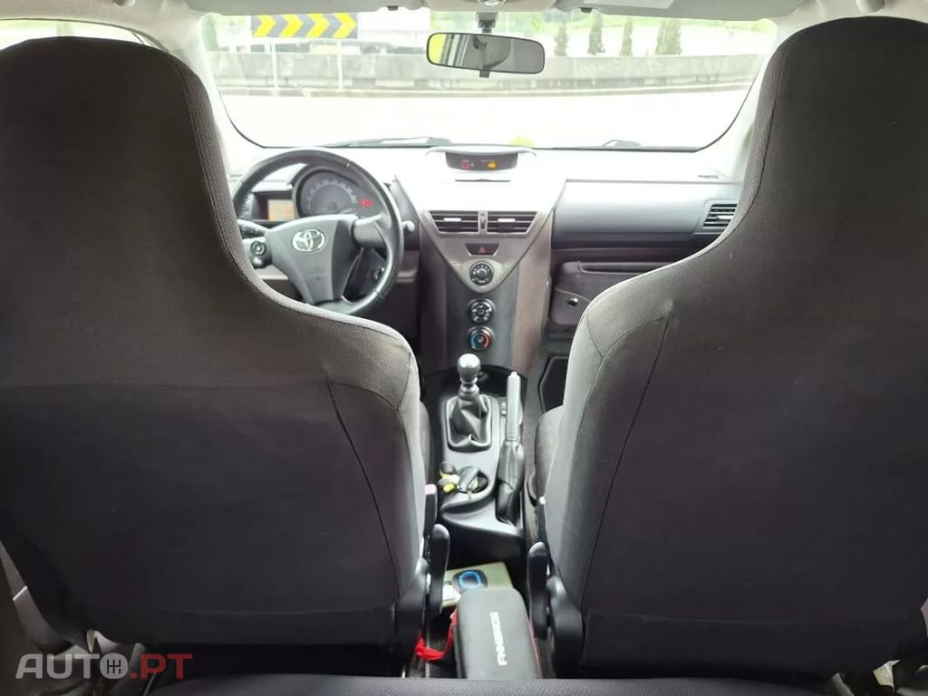 Toyota iQ 1.0 VVT-i Essential+AC
