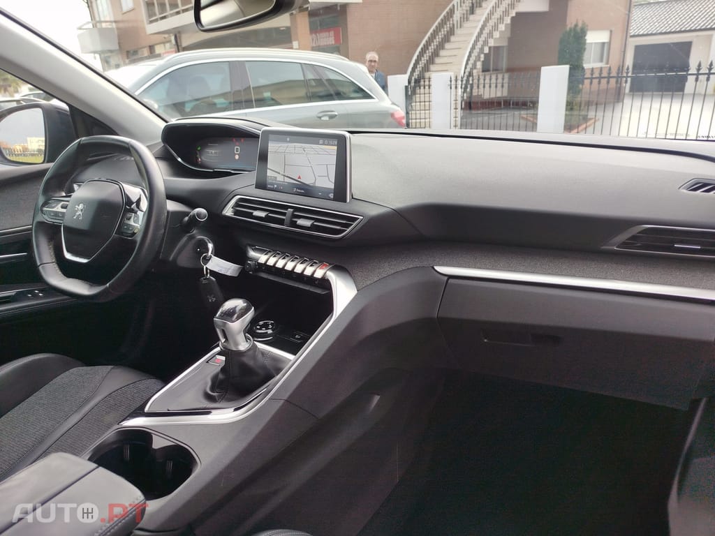 Peugeot 5008 1.2 PureTech Allure Grip Control