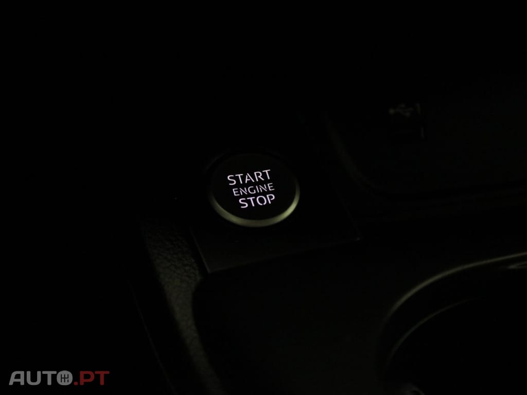 Audi A4 Avant 35 TDI STRONIC I.V.A DEDUTÍVEL